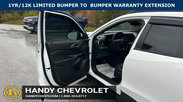 Certified 2025 Chevrolet Trax RS FWD image 11