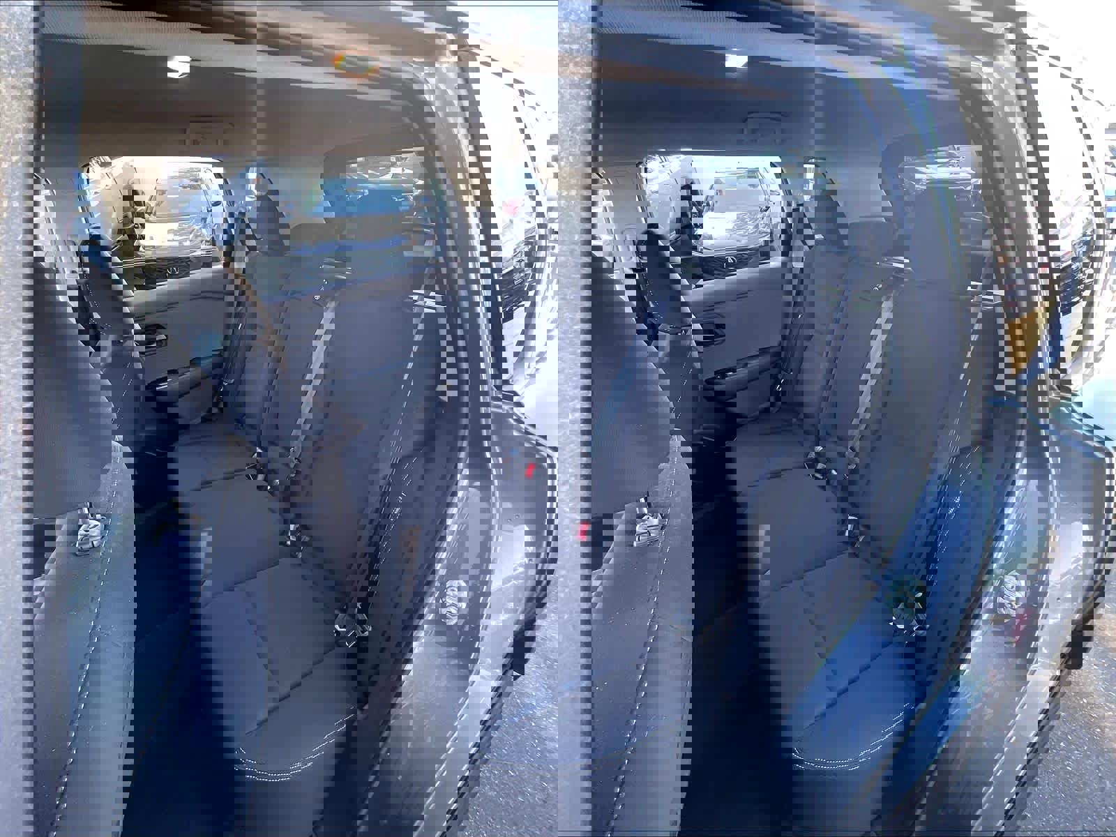 Used 2023 Nissan Rogue S image 27