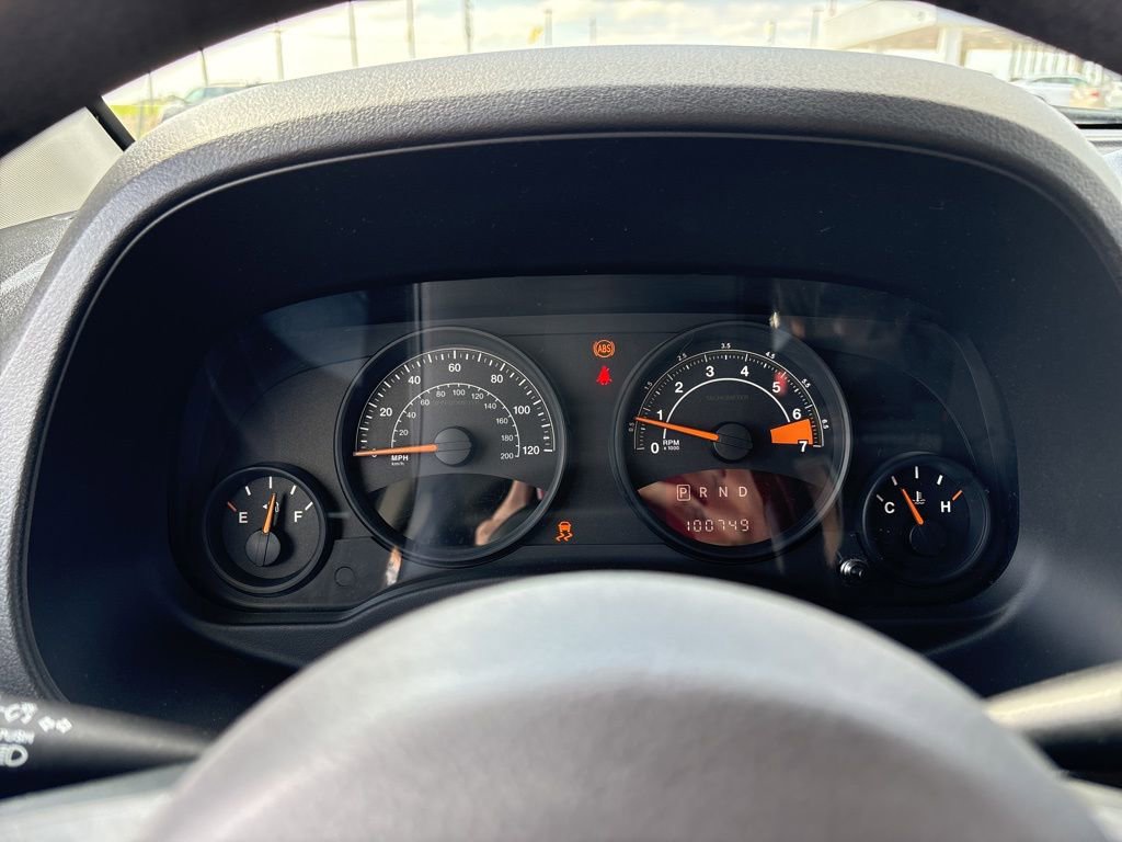 Used 2014 Jeep Compass Sport image 29