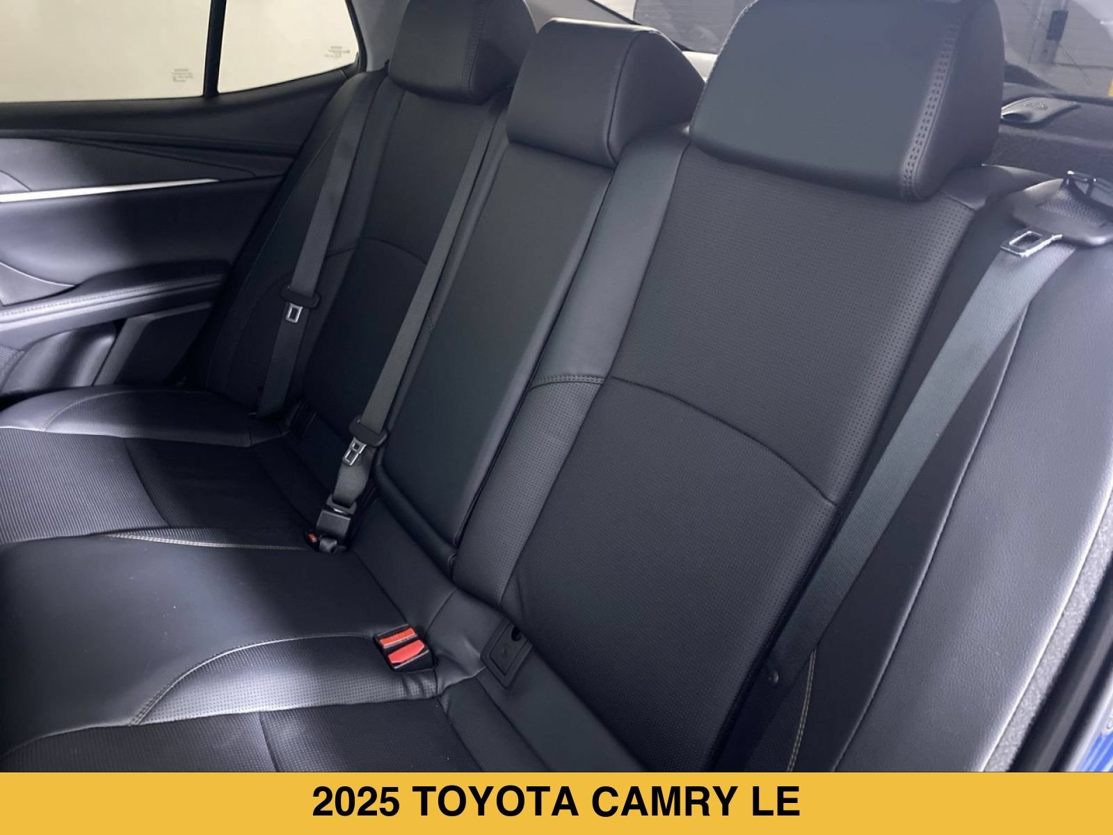 Used 2025 Toyota Camry XLE w/ Premium Plus Package AWD/4WD image 13