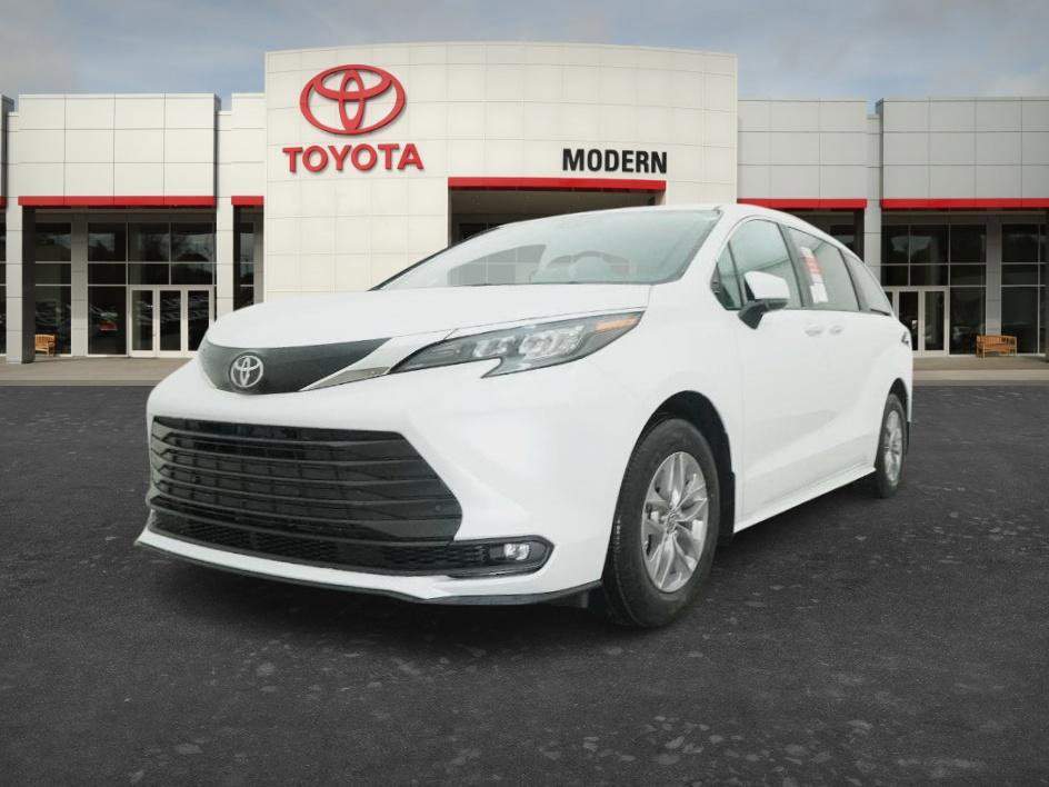 New 2026 Toyota Sienna XLE FWD image 6