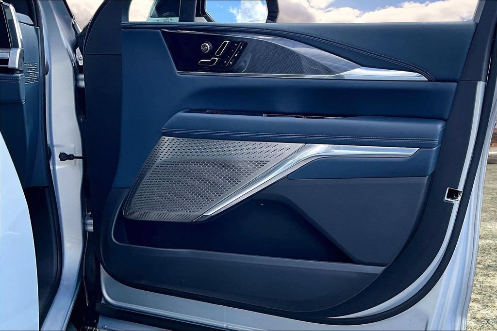 Certified 2025 Cadillac Escalade IQ Sport 2 AWD/4WD image 28