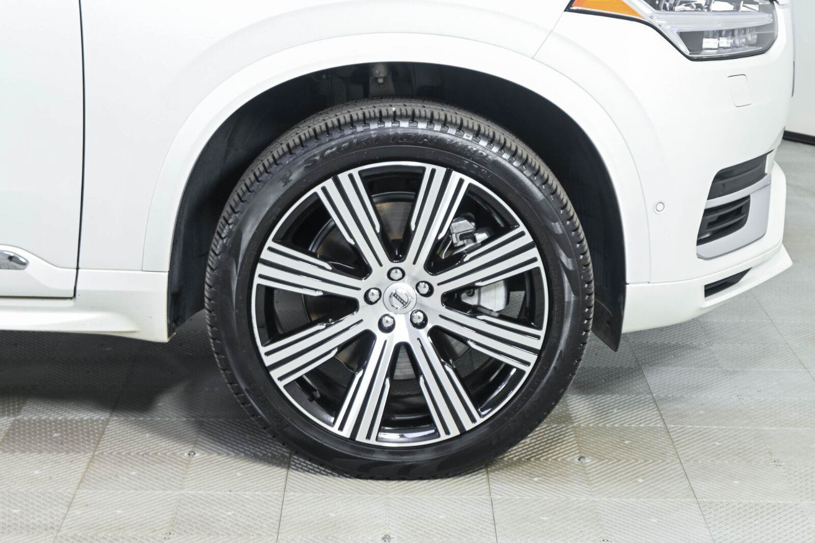 Used 2025 Volvo XC90 T8 Ultra w/ Protection Package Premier AWD/4WD image 38
