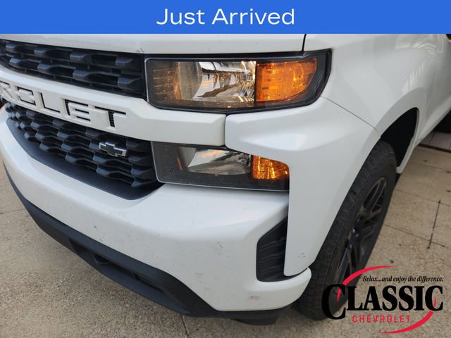 Used 2021 Chevrolet Silverado 1500 Custom w/ LPO, Blackout Package AWD/4WD image 10