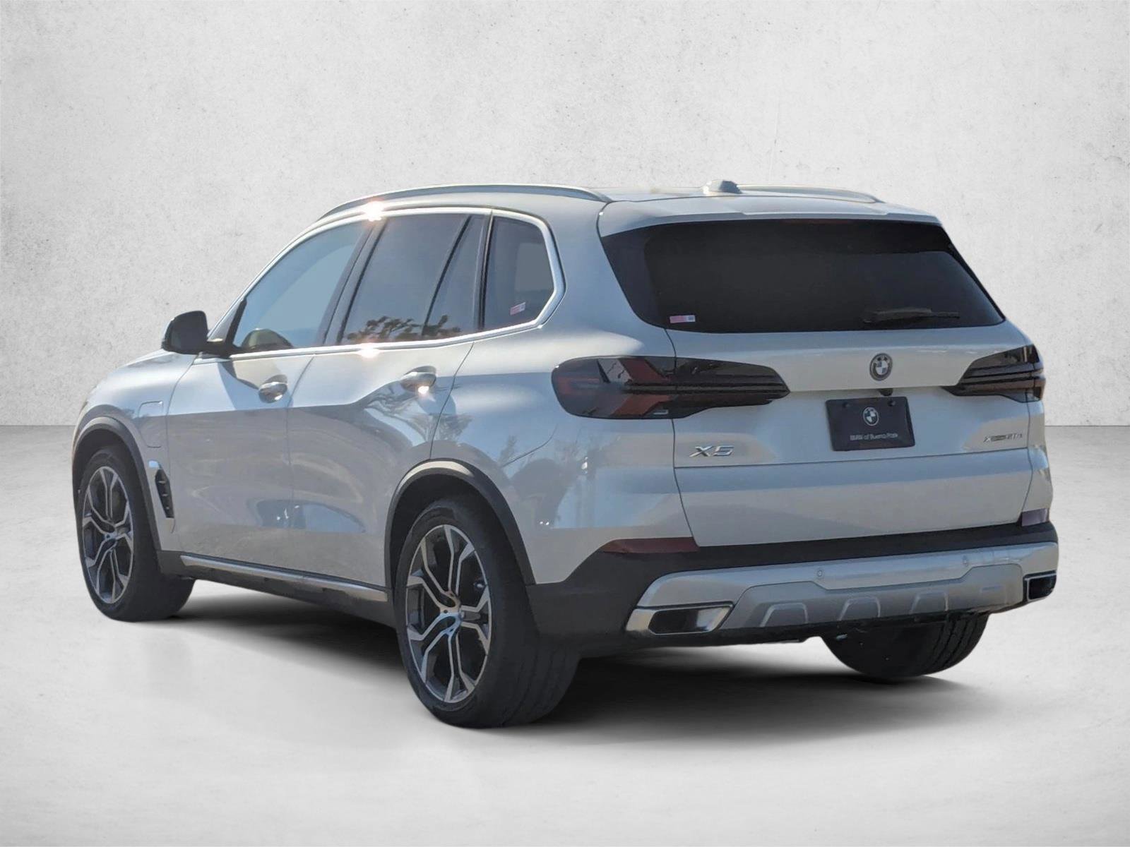 New 2026 BMW X5 xDrive50e w/ Executive Package AWD/4WD image 9