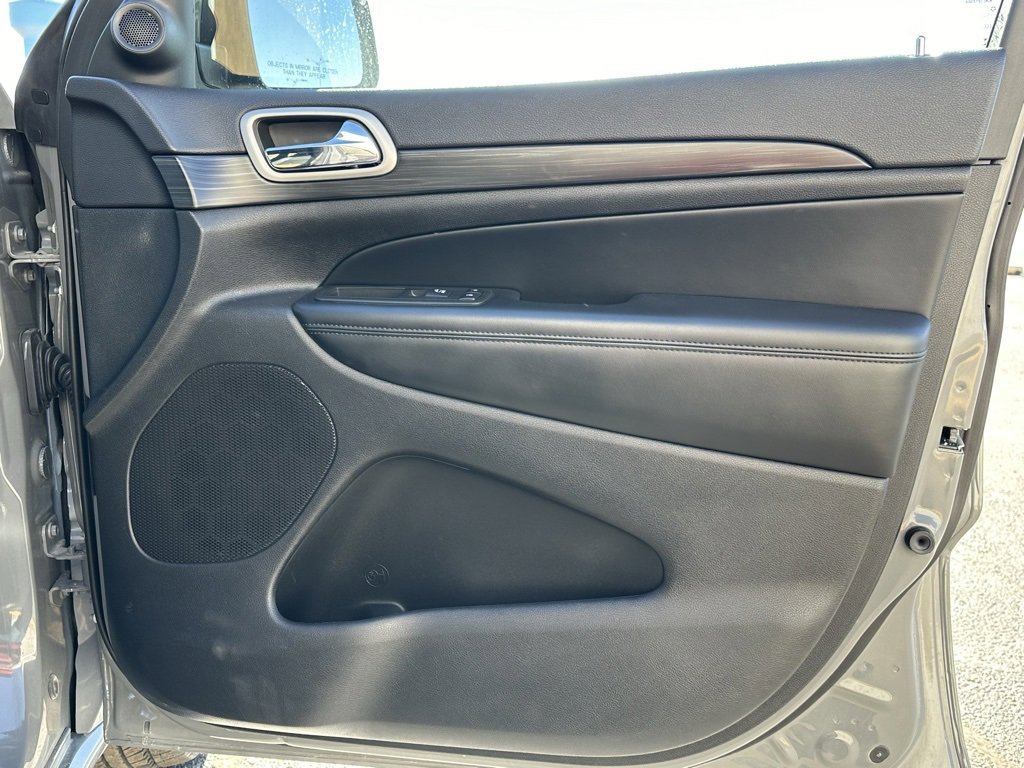 Used 2022 Jeep Grand Cherokee Laredo X image 20