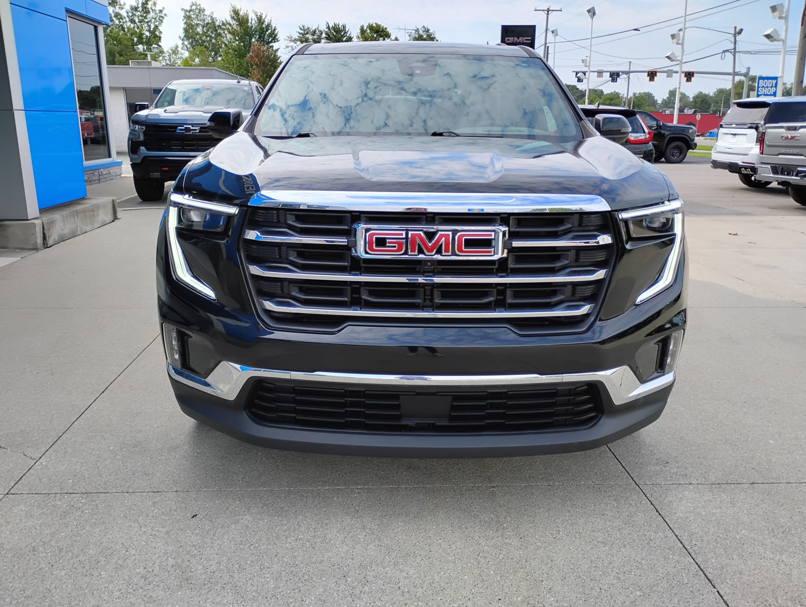 Used 2024 GMC Acadia Elevation FWD image 14