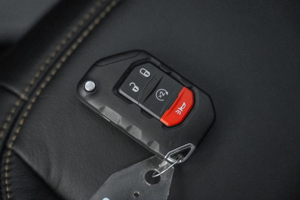 New 2025 Jeep Gladiator Sport image 39