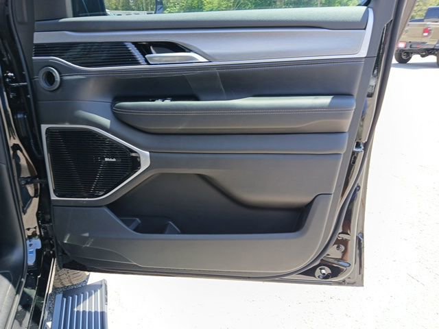 New 2026 Jeep Grand Wagoneer Limited AWD/4WD image 32