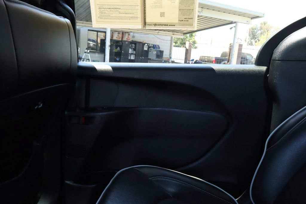 Used 2024 Chrysler Pacifica Premium FWD image 36