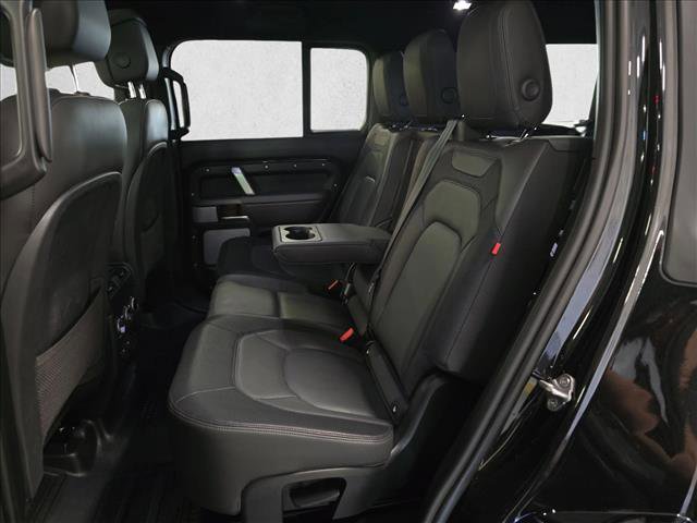 Used 2023 Land Rover Defender 130 X-Dynamic SE AWD/4WD image 14