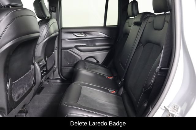 Used 2023 Jeep Grand Cherokee Altitude AWD/4WD image 16