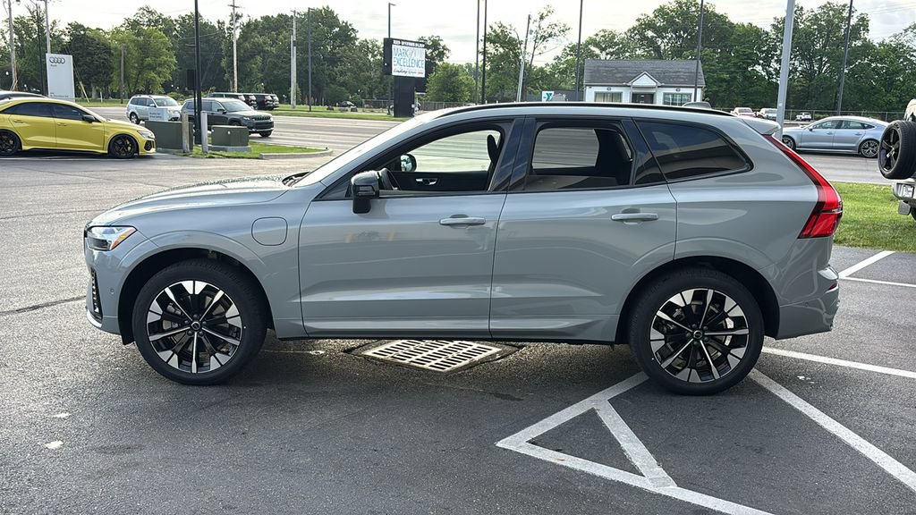 New 2026 Volvo XC60 T8 Plus w/ Protection Package Premier AWD/4WD image 3