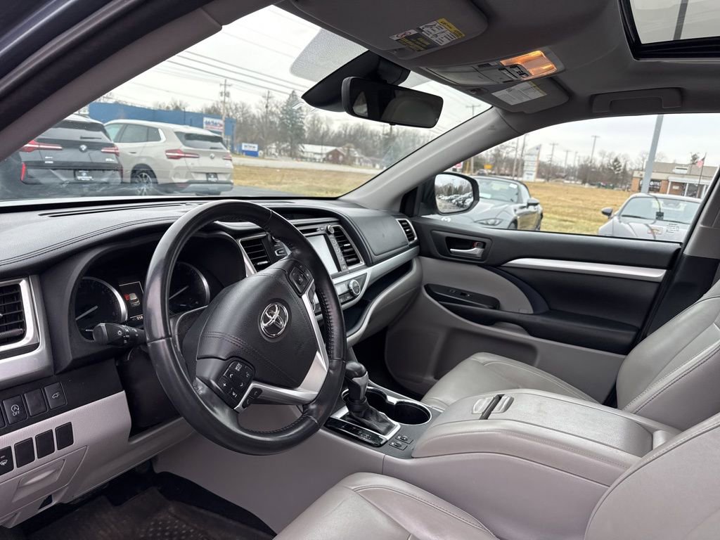 Used 2018 Toyota Highlander XLE image 10