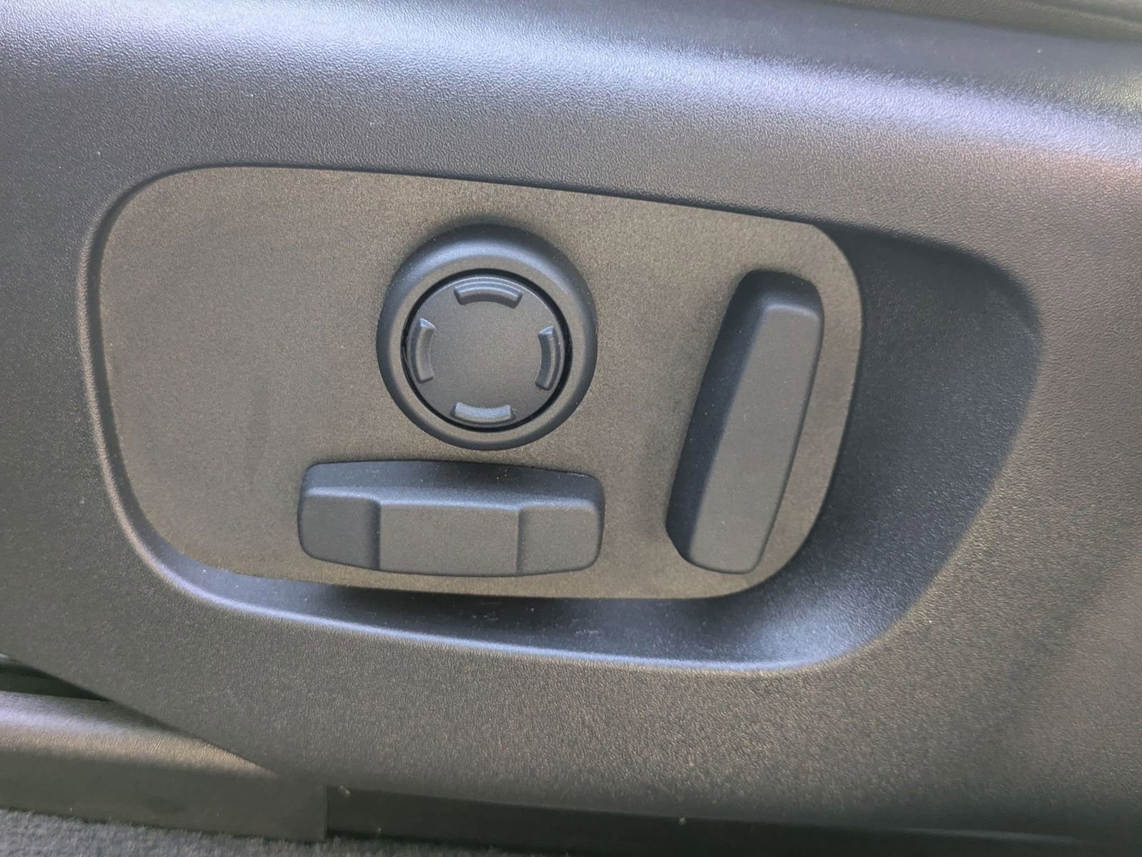 Used 2026 Land Rover Range Rover Velar S image 15