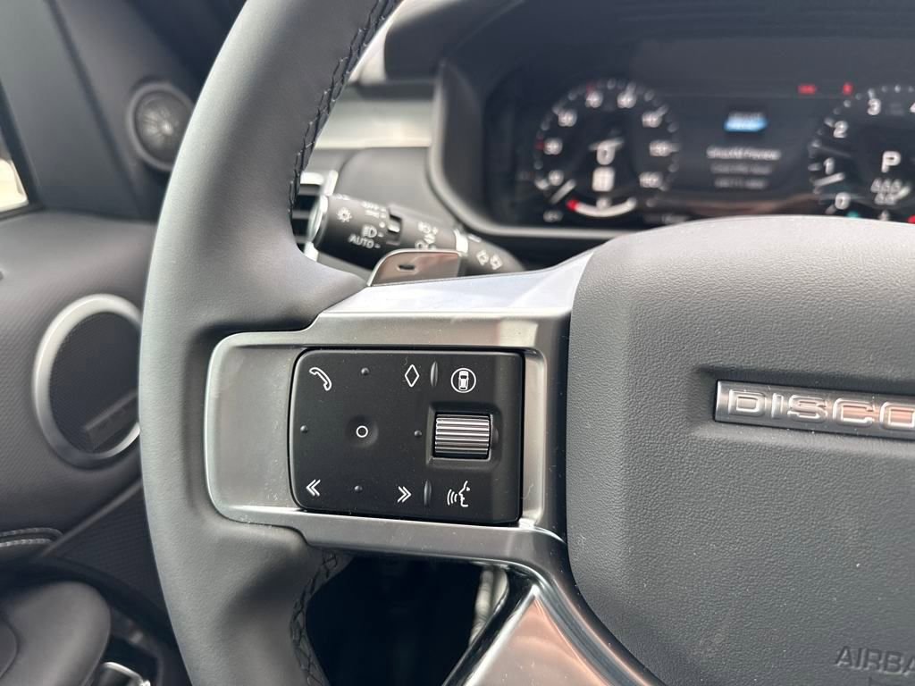 Used 2025 Land Rover Discovery Dynamic SE AWD/4WD image 22