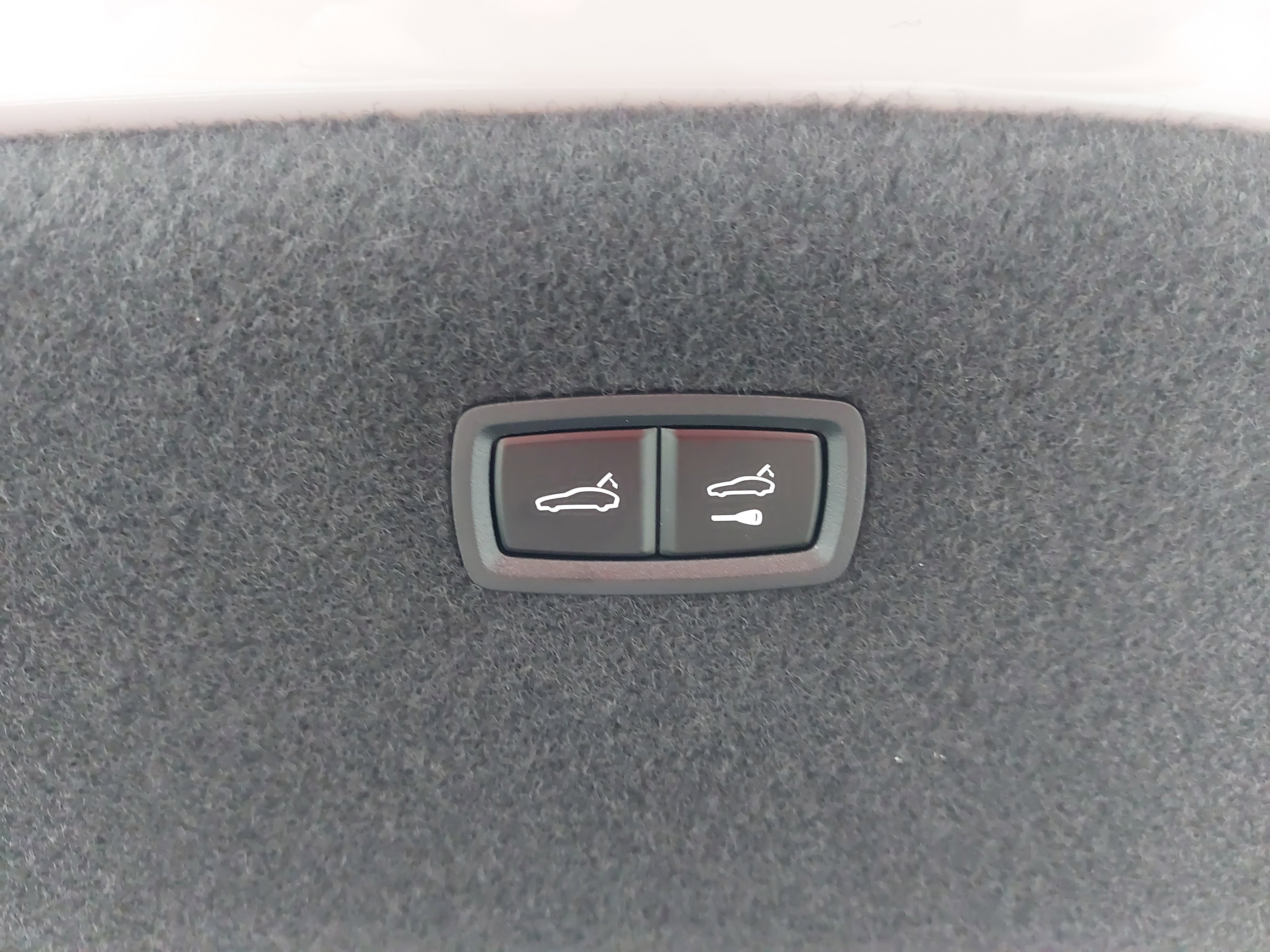 New 2025 Porsche Taycan Turbo S image 15