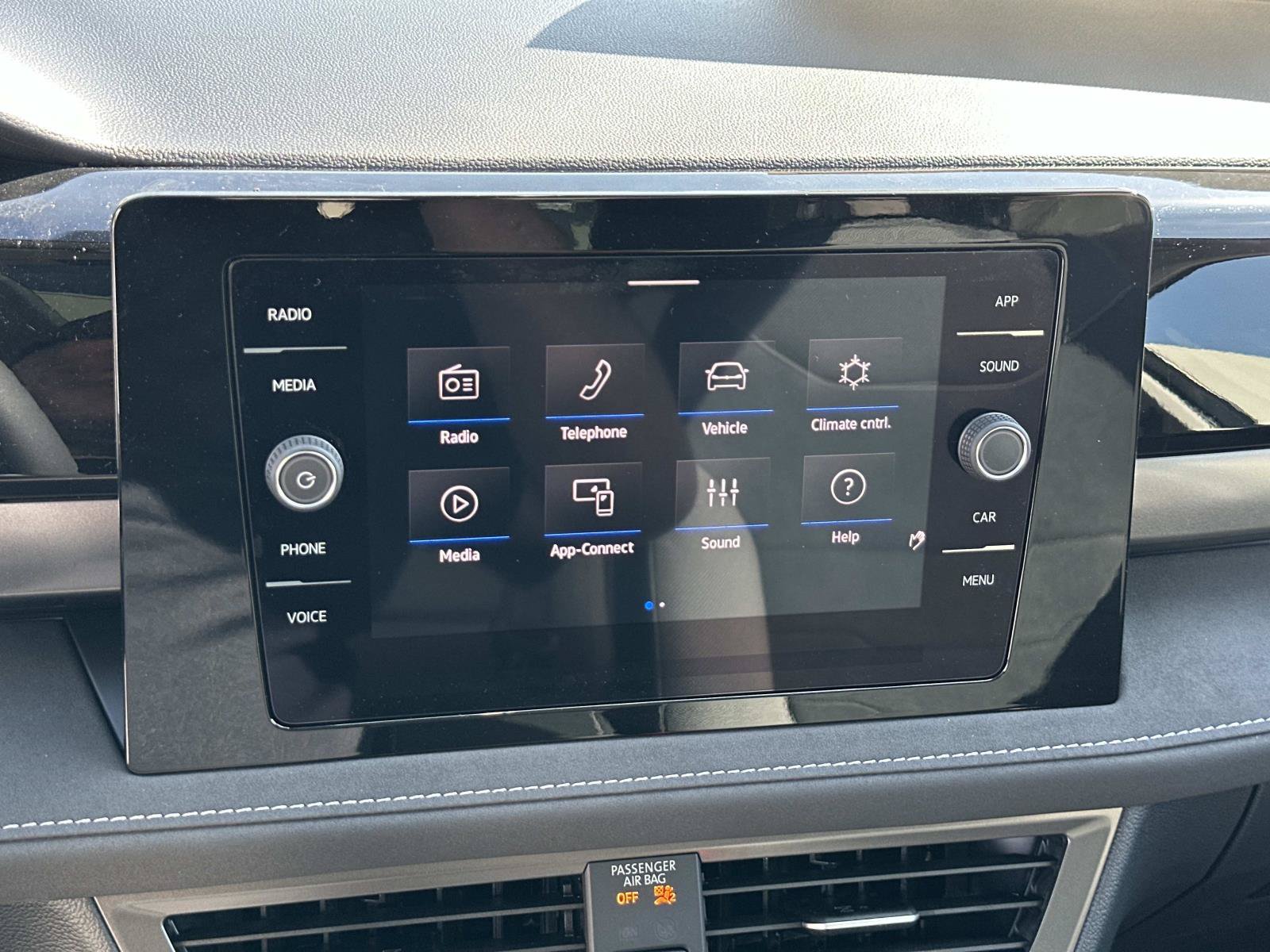 New 2027 Volkswagen Taos SE FWD image 12
