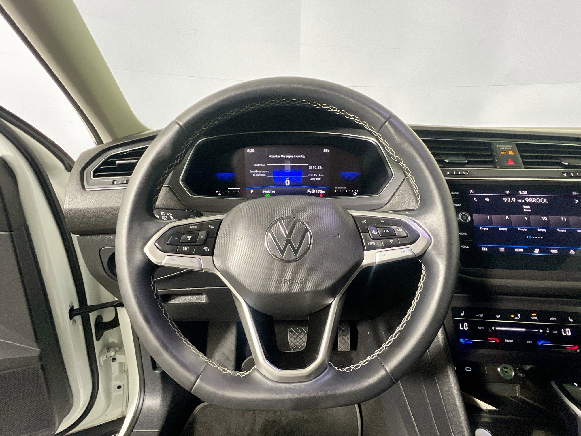 Used 2023 Volkswagen Tiguan SE image 17