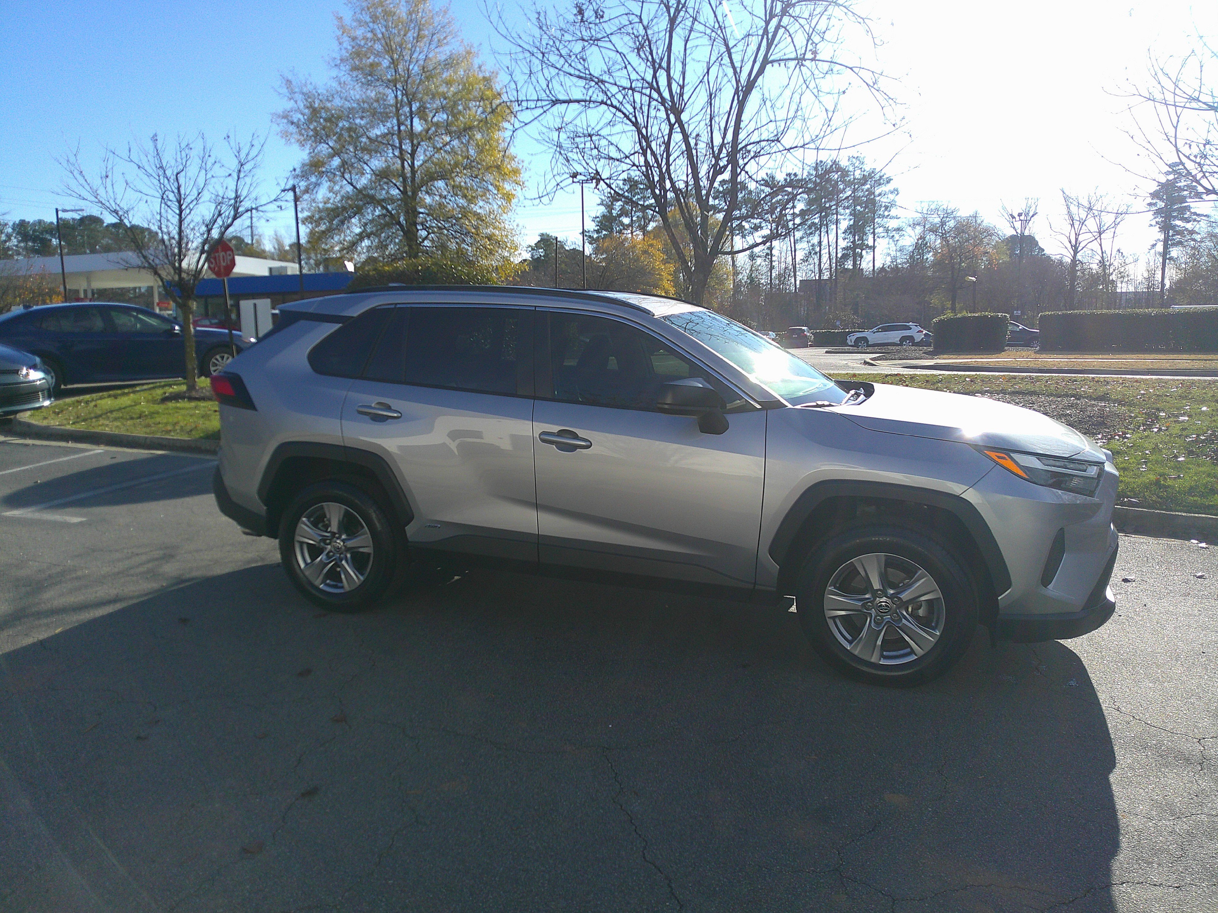 Used 2023 Toyota RAV4 LE image 13