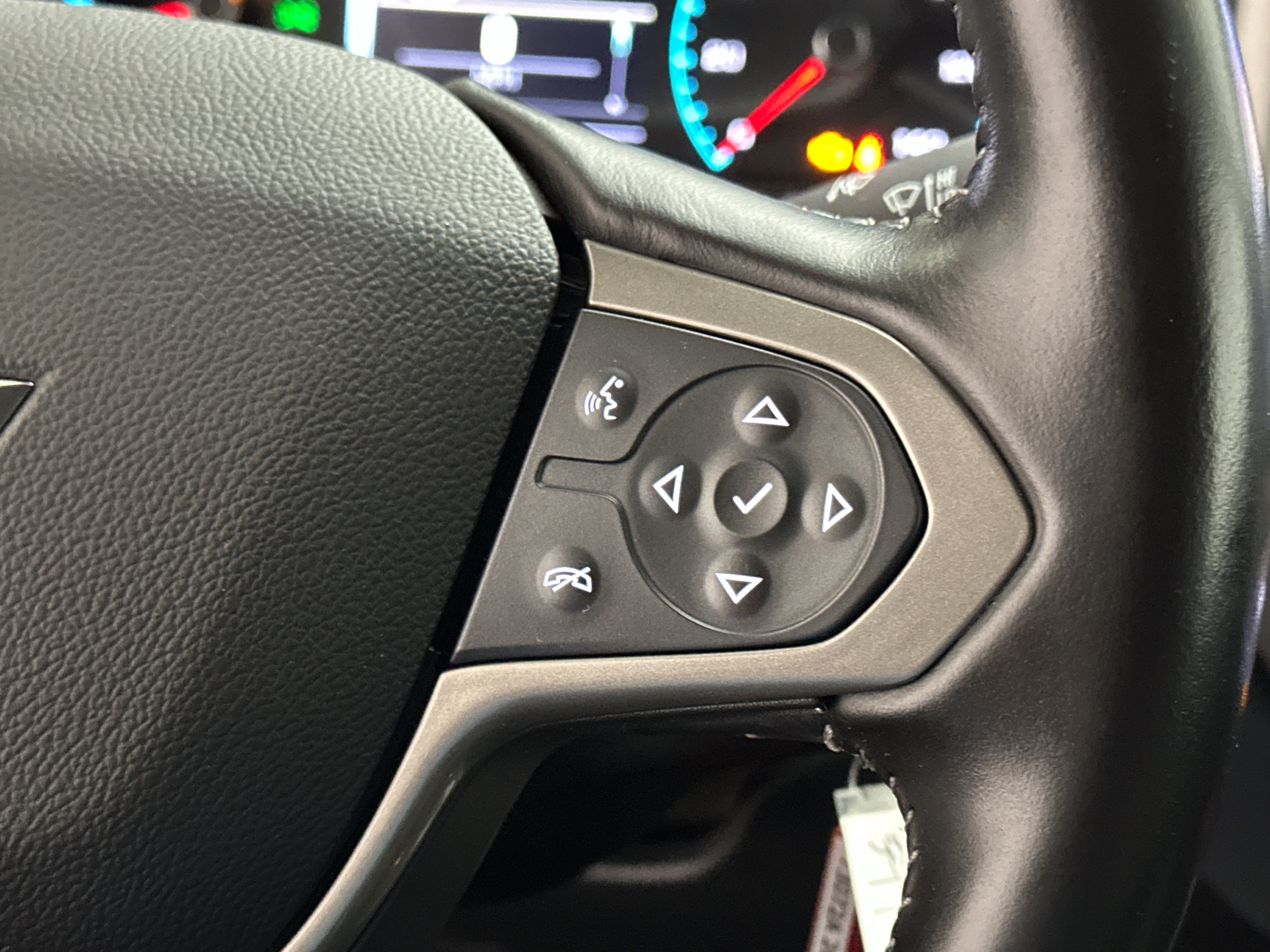 Used 2018 Chevrolet Colorado Z71 w/ Centennial Edition AWD/4WD image 28