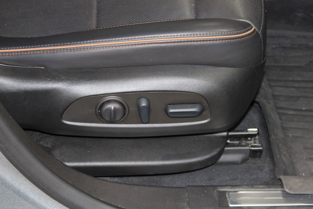 Used 2023 GMC Acadia AT4 w/ Preferred Package image 28