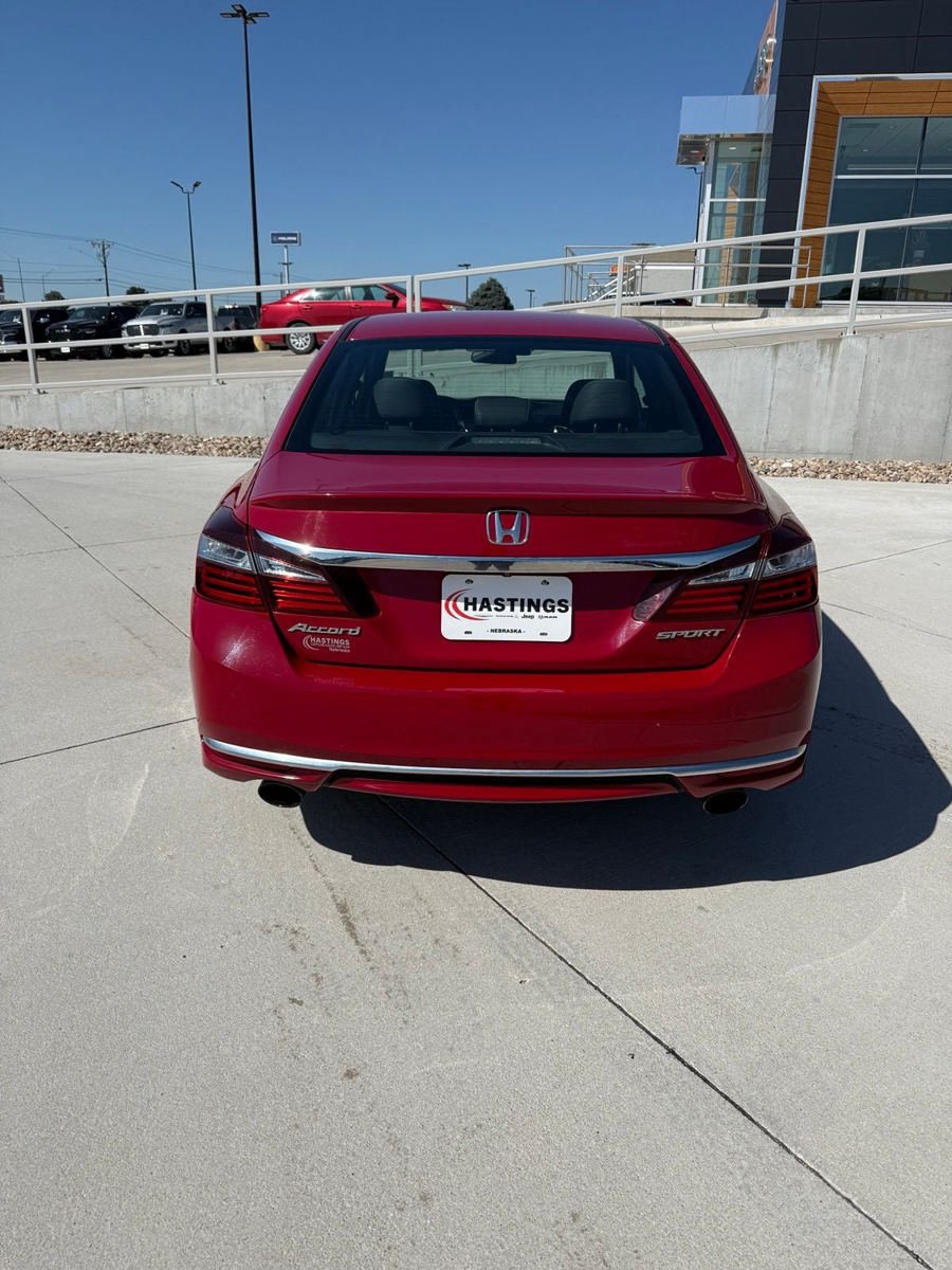 Used 2016 Honda Accord Sport image 4