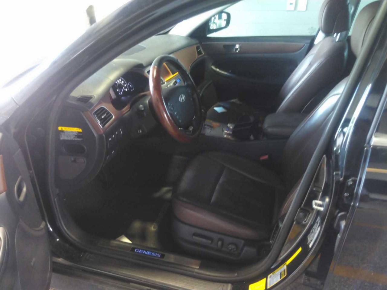 Used 2012 Hyundai Genesis 4.6 RWD image 6