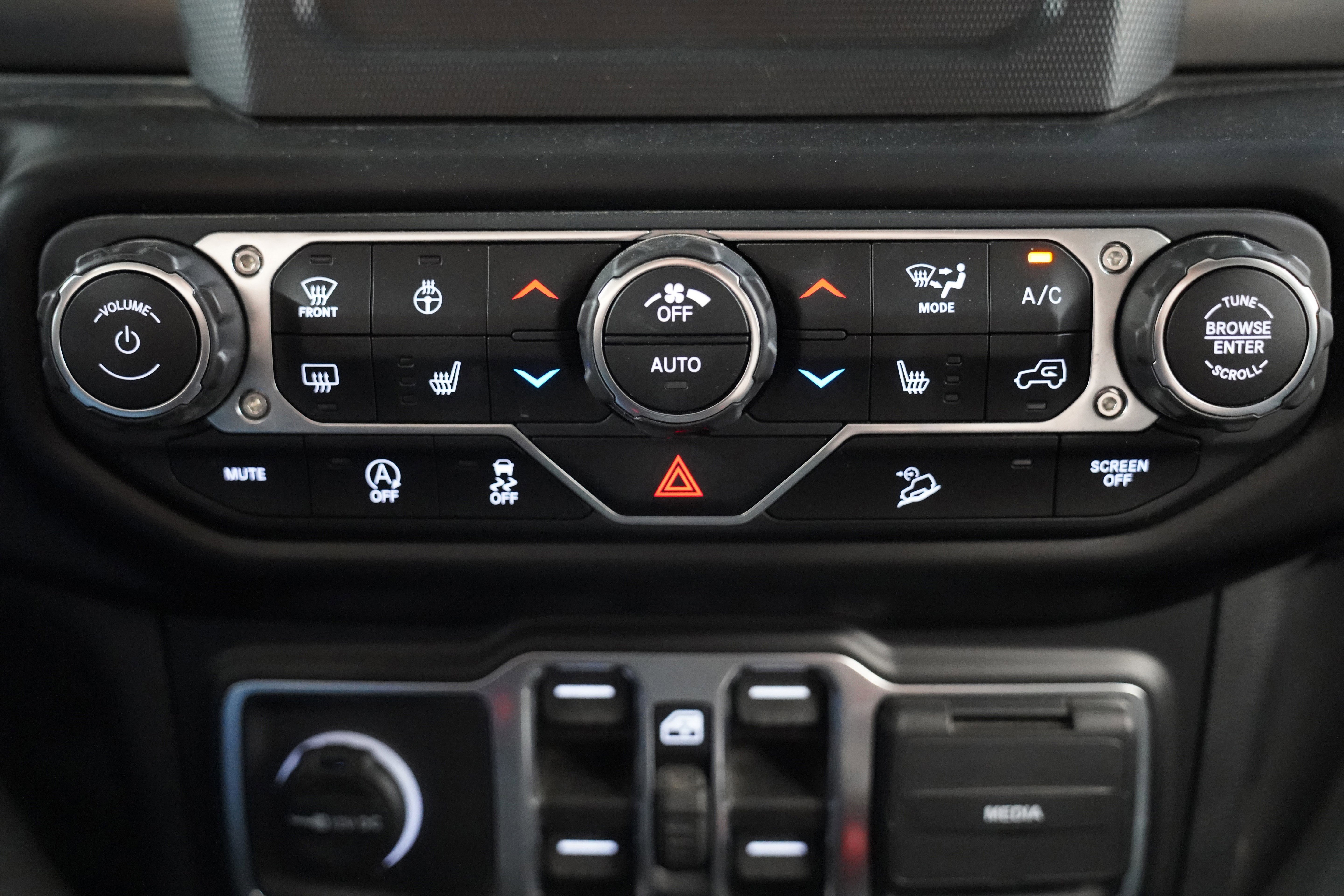 Used 2021 Jeep Wrangler Unlimited Sport AWD/4WD image 28
