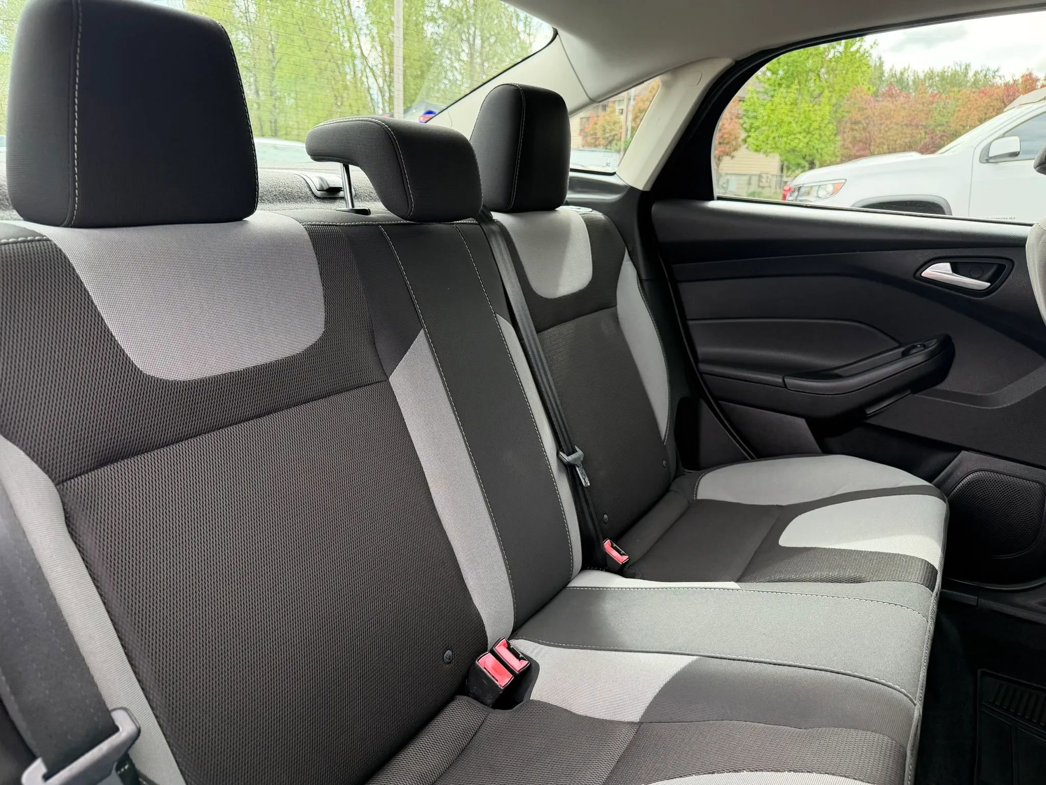 Used 2014 Ford Focus SE w/ SE Sport Package image 21