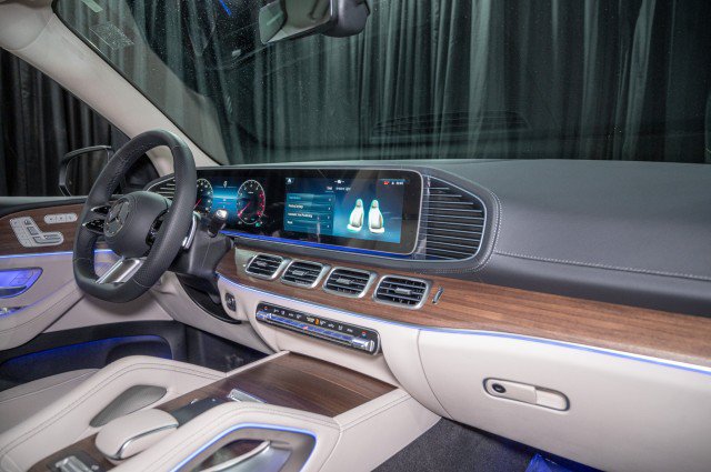 New 2026 Mercedes-Benz GLS 450 4MATIC image 14