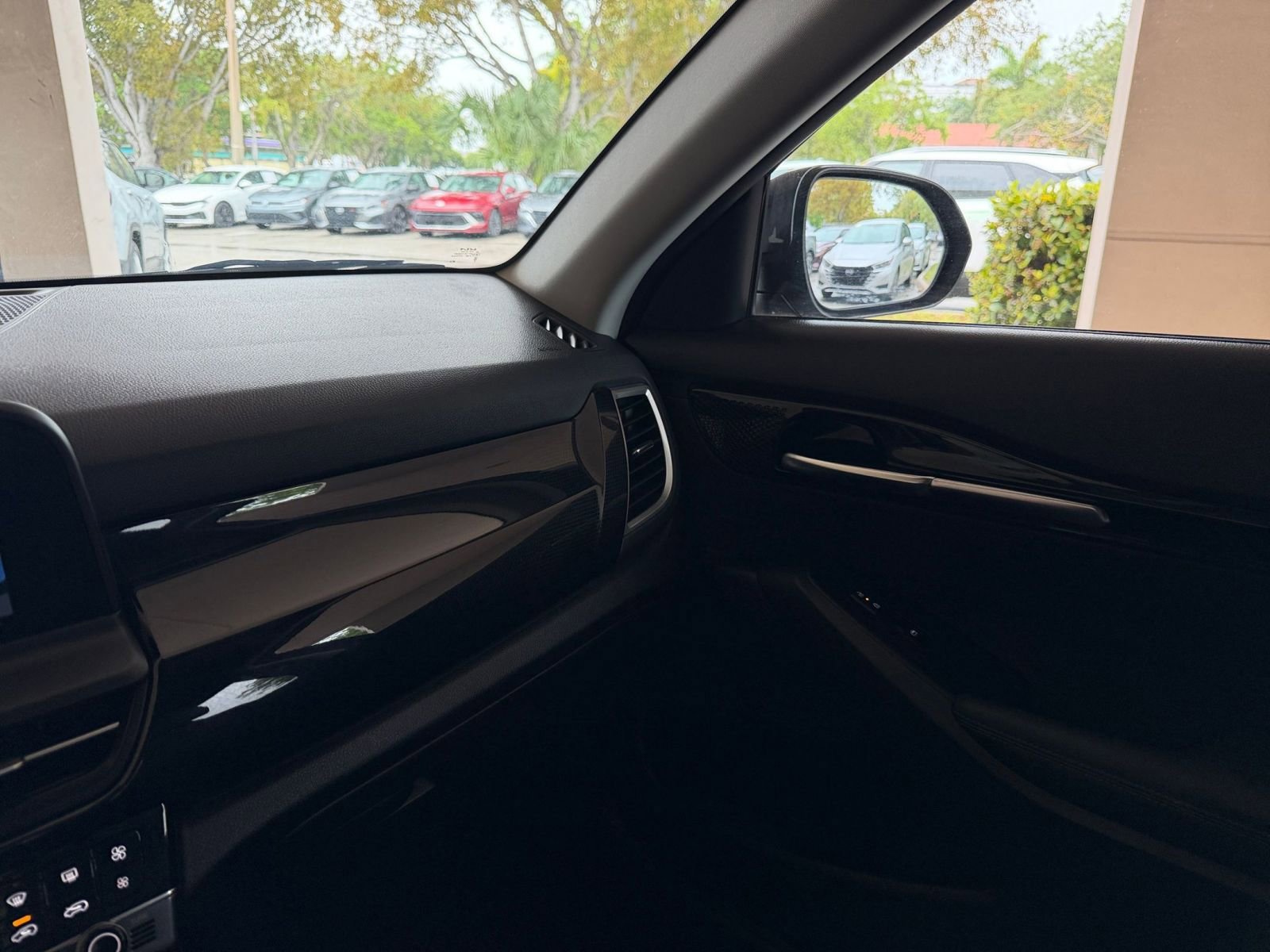 Used 2025 Kia Seltos S FWD image 31