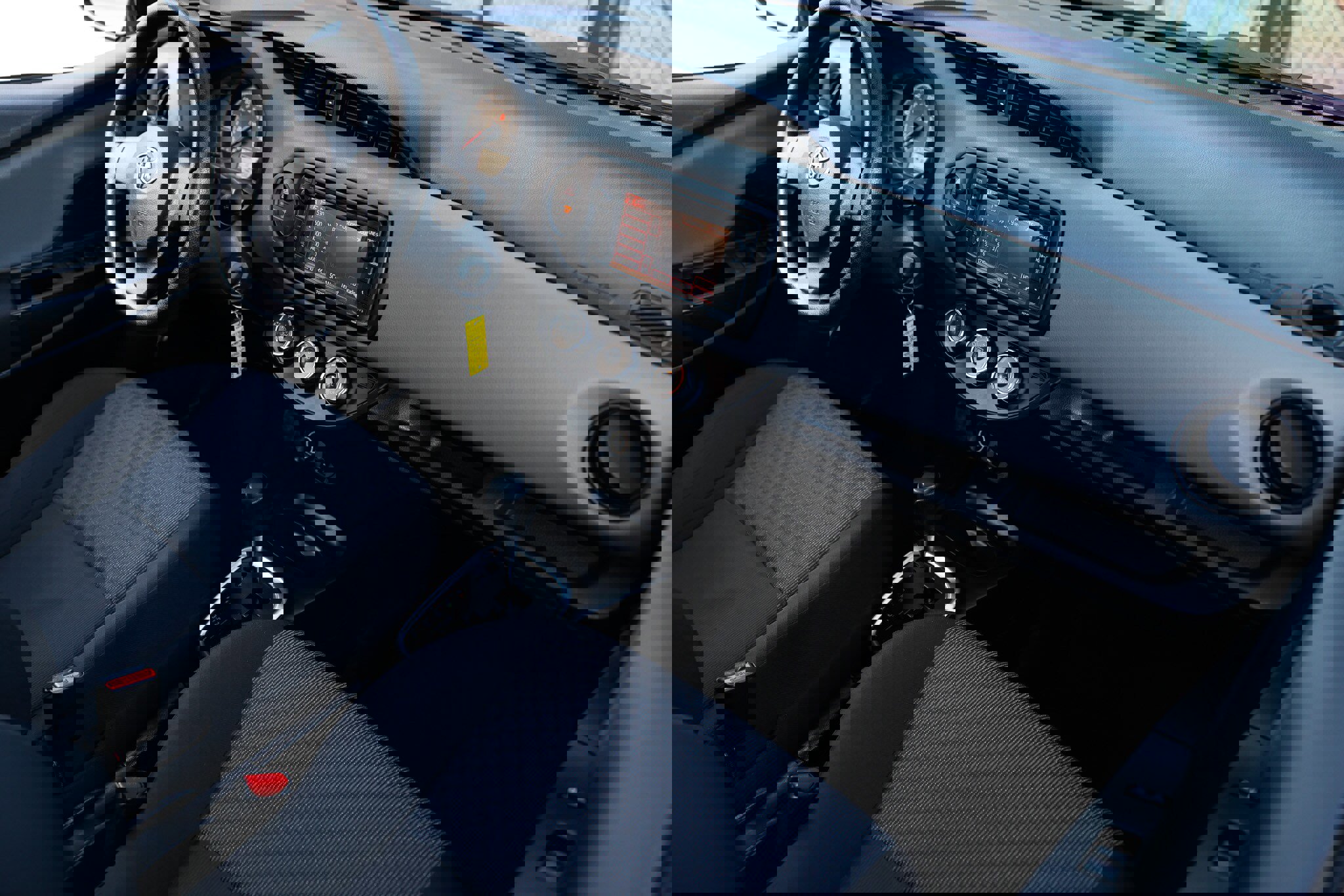 Used 2016 Toyota Yaris L image 21