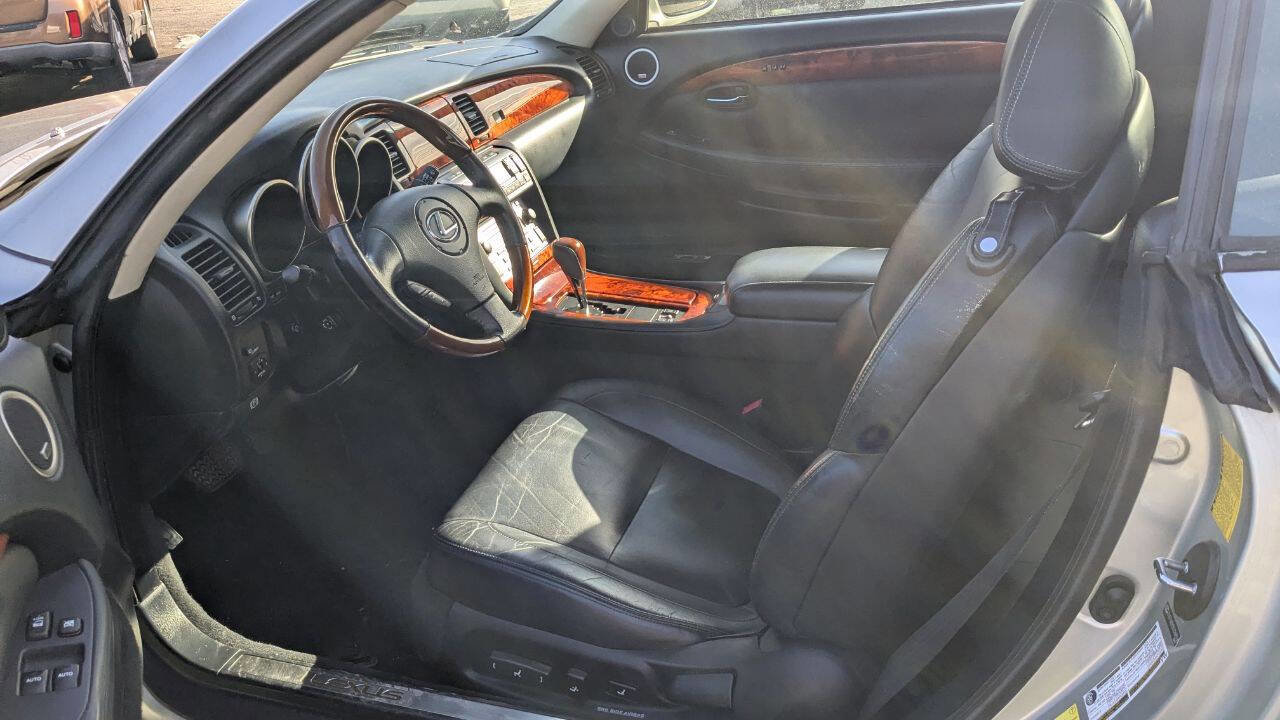Used 2005 Lexus SC 430 Convertible image 22