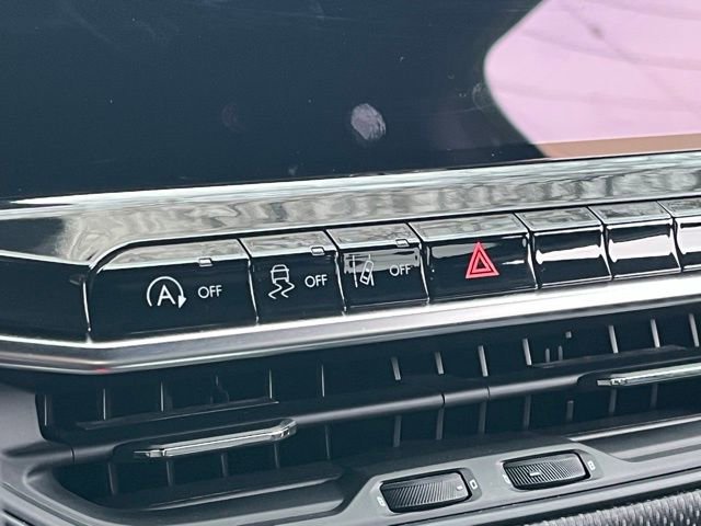 Used 2023 Jeep Compass Altitude image 33