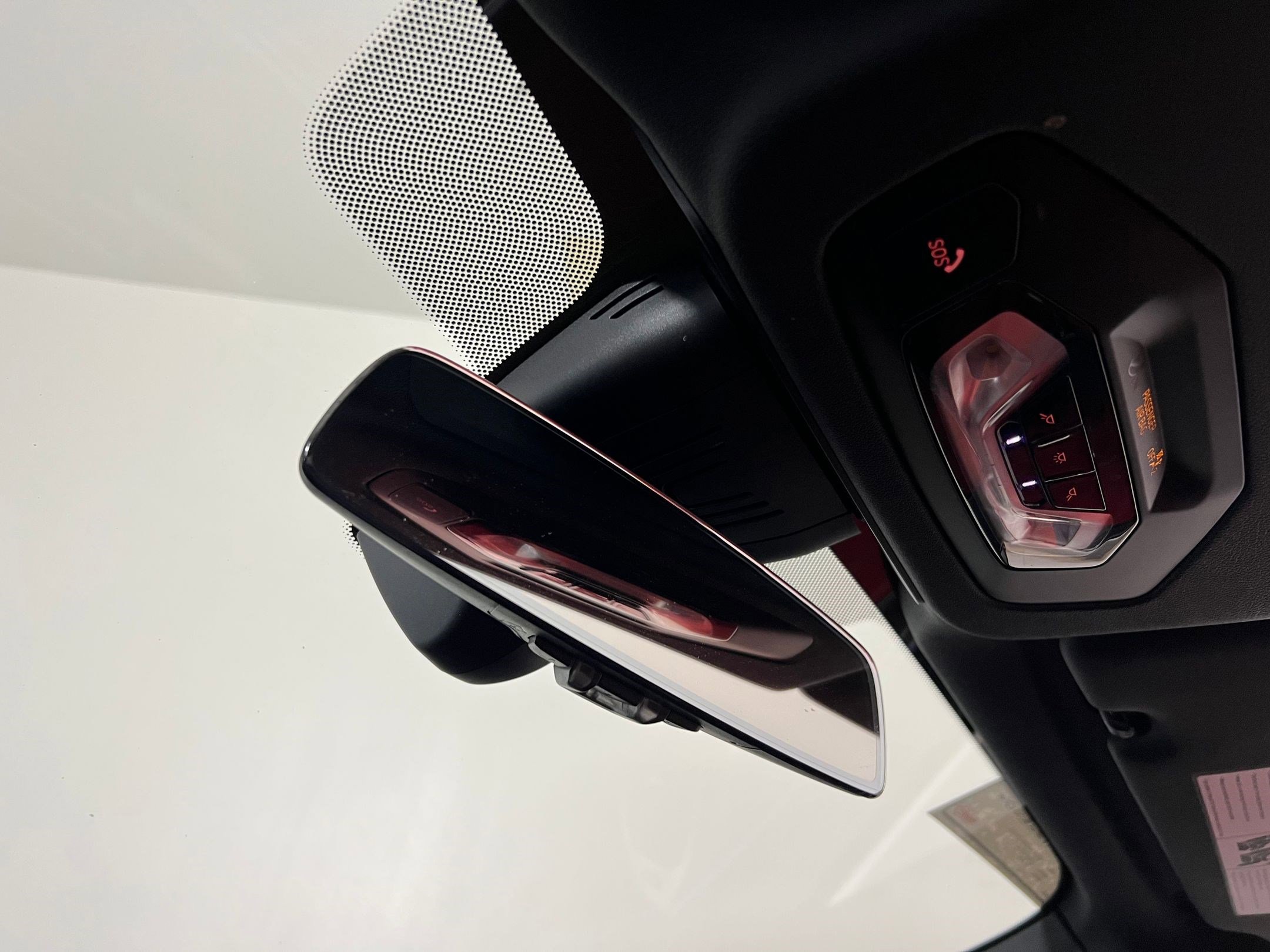 Used 2021 BMW M850i xDrive Convertible w/ Driving Assistance Package image 19