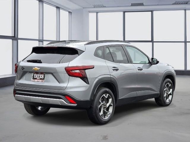 Used 2025 Chevrolet Trax LT w/ LT Convenience Package FWD image 6