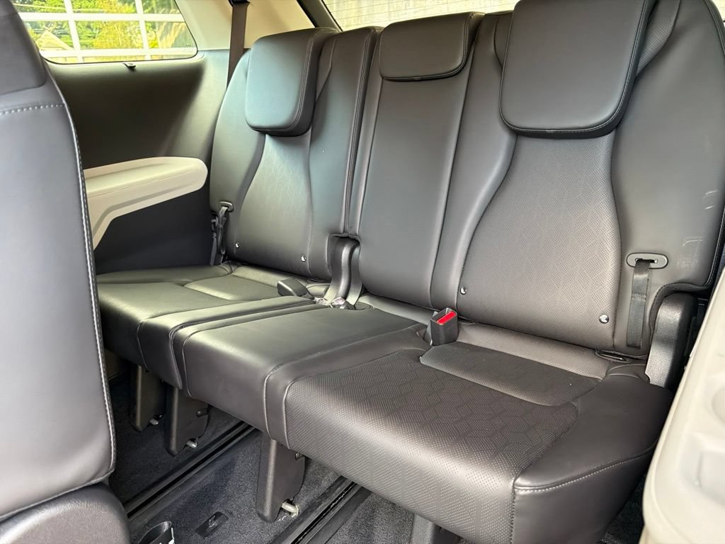 Certified 2024 Kia Carnival EX FWD image 28