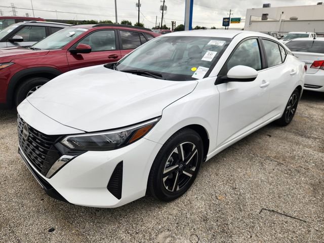 Used 2025 Nissan Sentra SV image 3