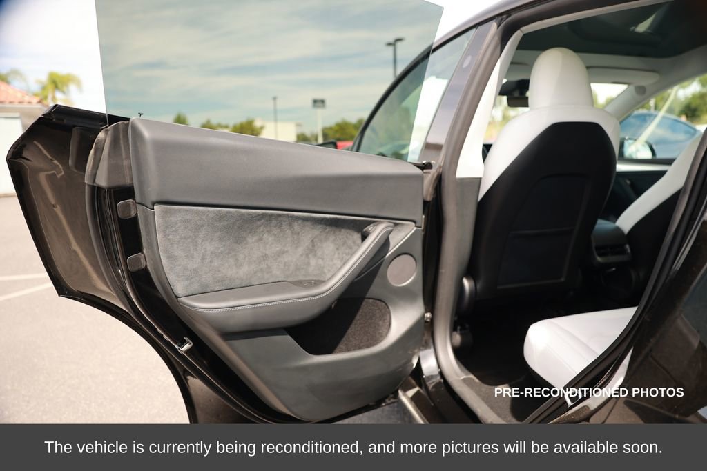 Used 2024 Tesla Model Y Performance image 37