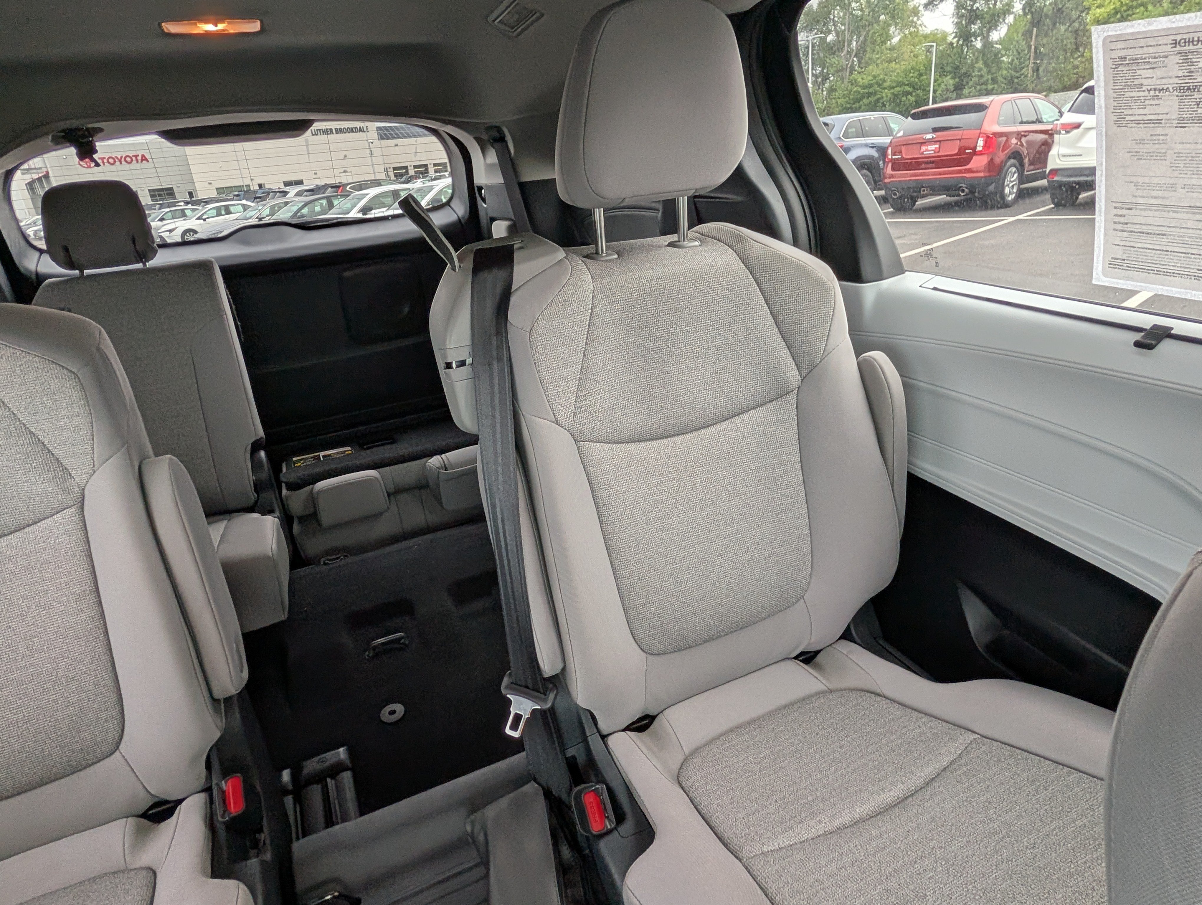 Certified 2026 Toyota Sienna LE FWD image 14