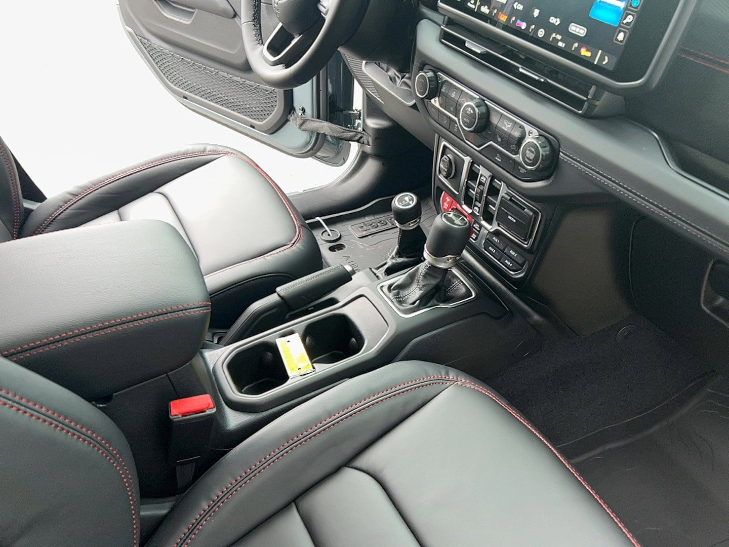 New 2026 Jeep Wrangler Unlimited Rubicon AWD/4WD image 31