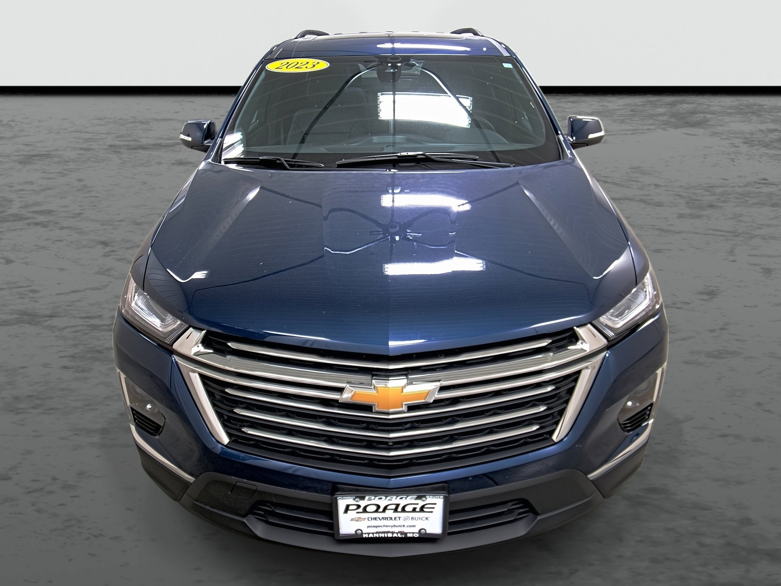Used 2023 Chevrolet Traverse LT w/ LT Premium Package image 6