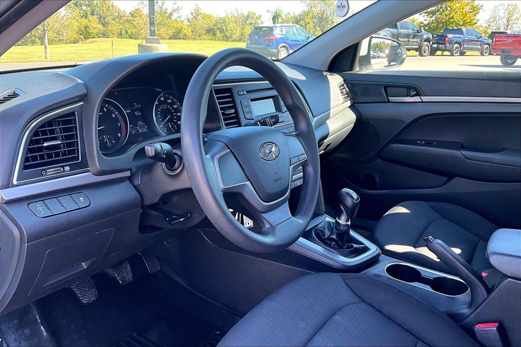 Used 2018 Hyundai Elantra SE FWD image 17