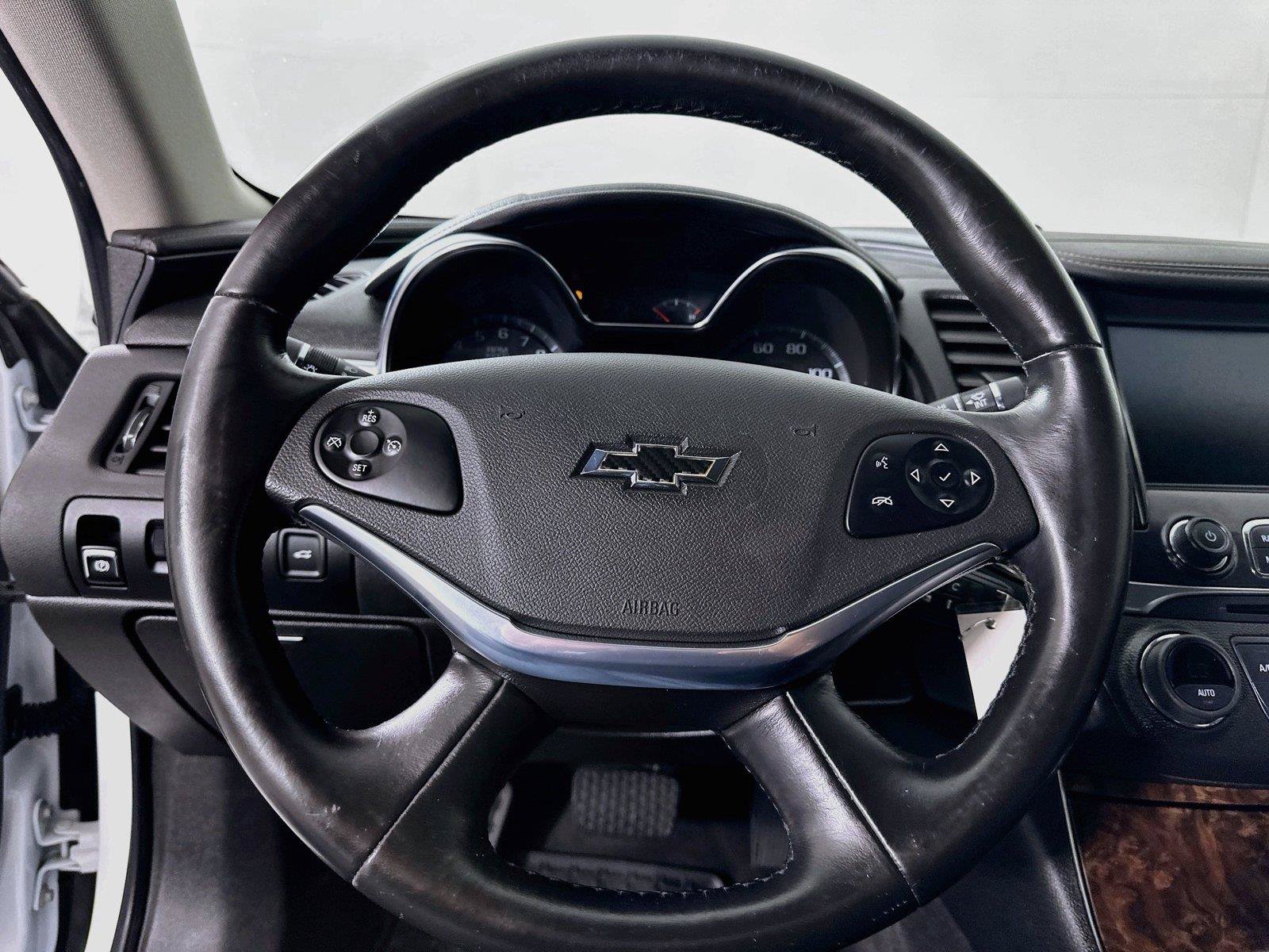 Used 2015 Chevrolet Impala LT FWD image 16