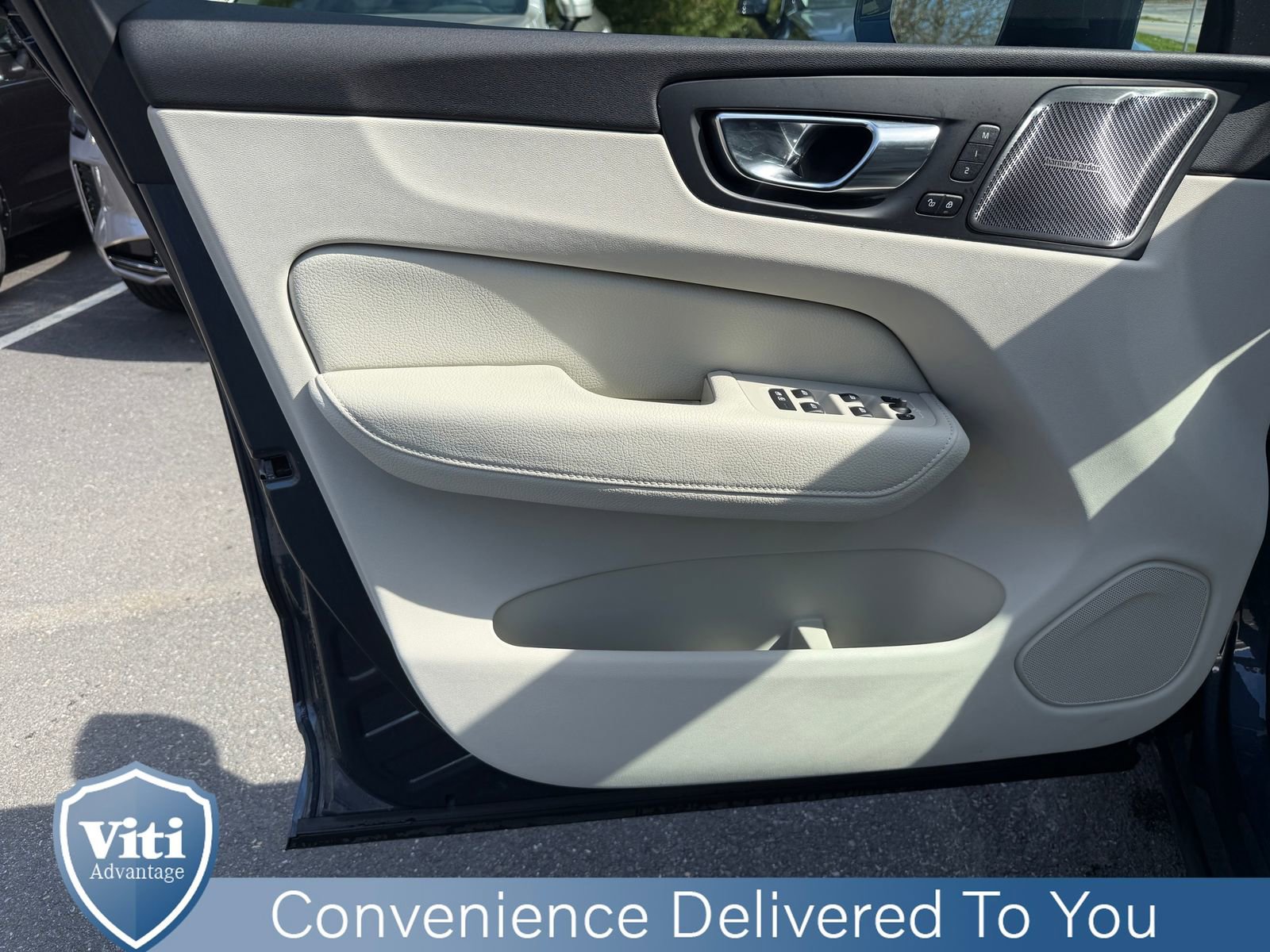 Used 2020 Volvo XC60 T5 Inscription AWD/4WD image 16