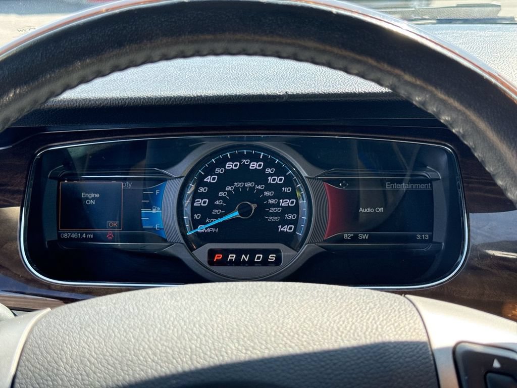 Used 2018 Ford Taurus Limited FWD image 16