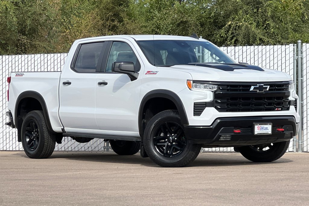 Used 2022 Chevrolet Silverado 1500 LT Trail Boss image 2