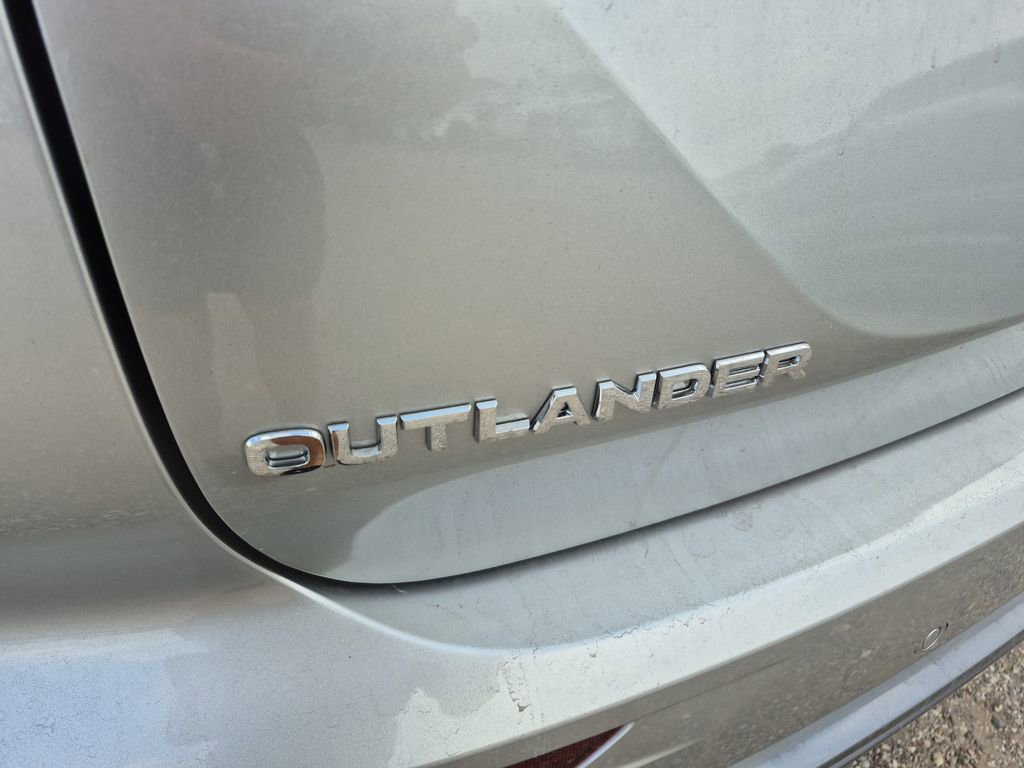 New 2026 Mitsubishi Outlander SE image 68