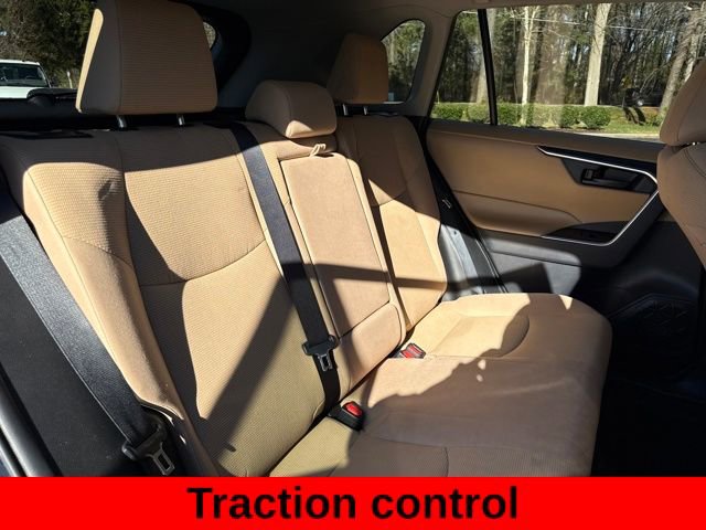 Used 2021 Toyota RAV4 LE image 22